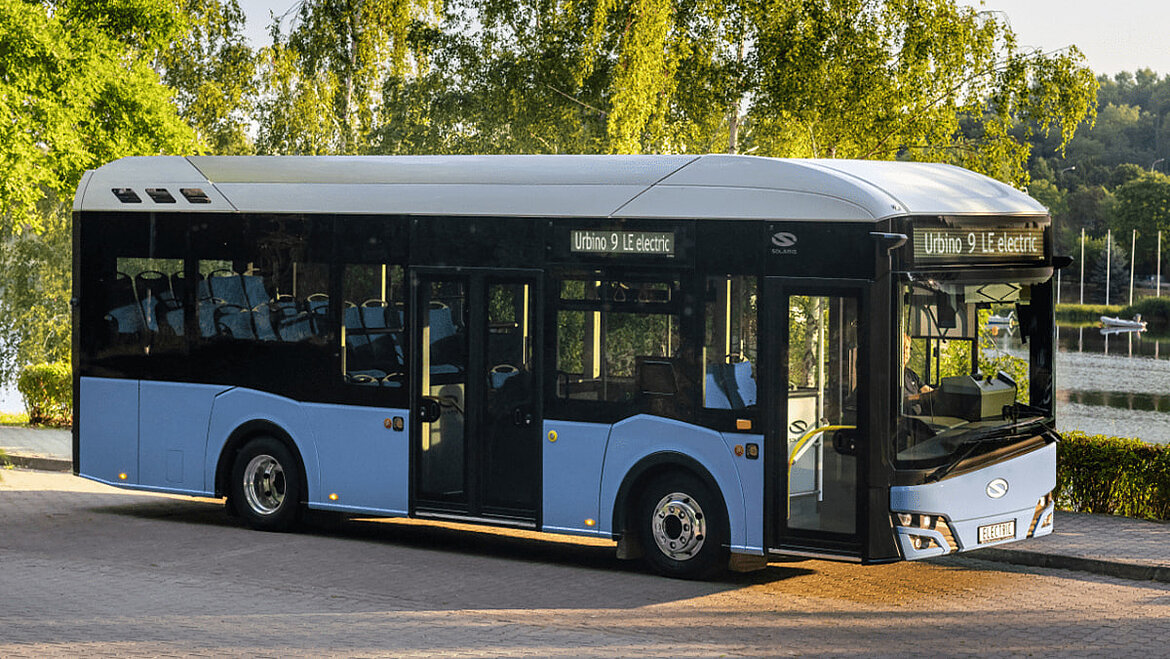 Midibus on the road Midibus on the road | insights by LAMILUX