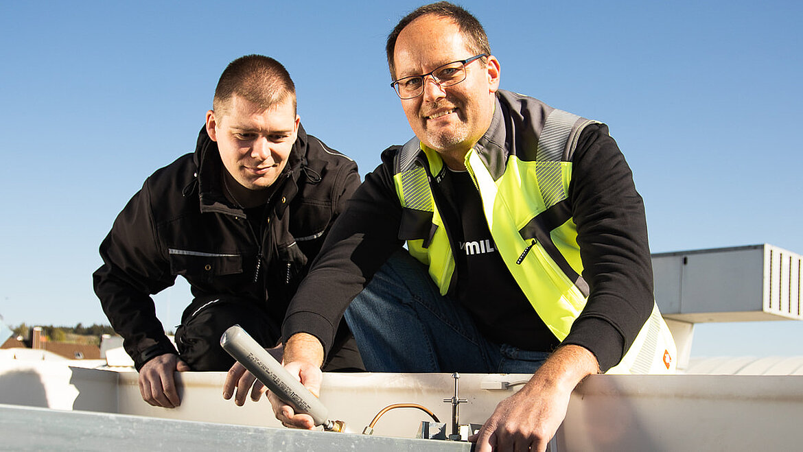 SHEV systems must be maintained by specialist companies. Skylight maintenance | insights by LAMILUX